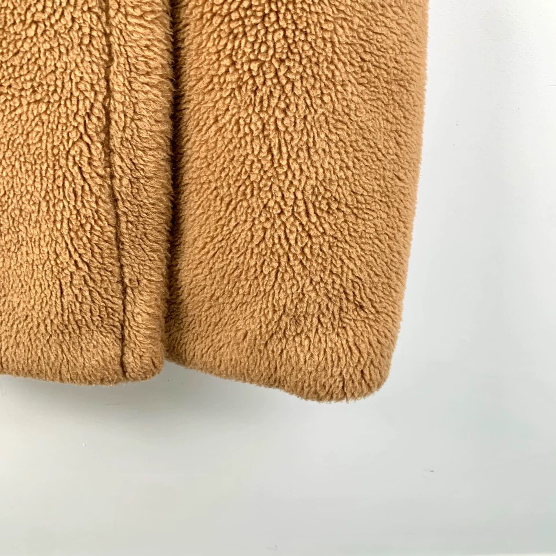 Max Mara Maxmara Teddy Double-Breasted Coat in Brown Size US S / EU 44-46 / 1 - 4 Thumbnail