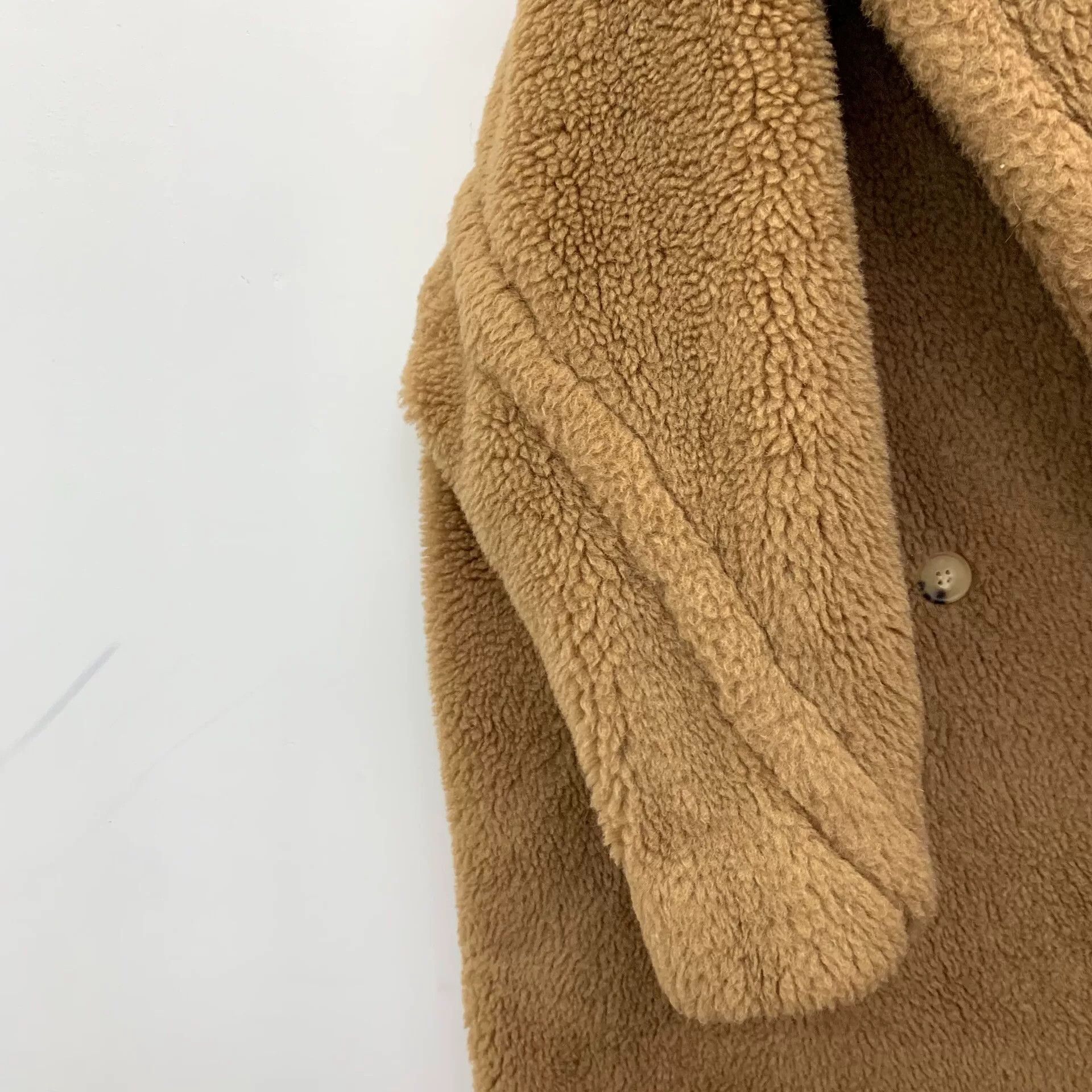 Loro Piana maxmara teddy double-breasted coat in camel Size US S / EU 44-46 / 1 - 4 Thumbnail
