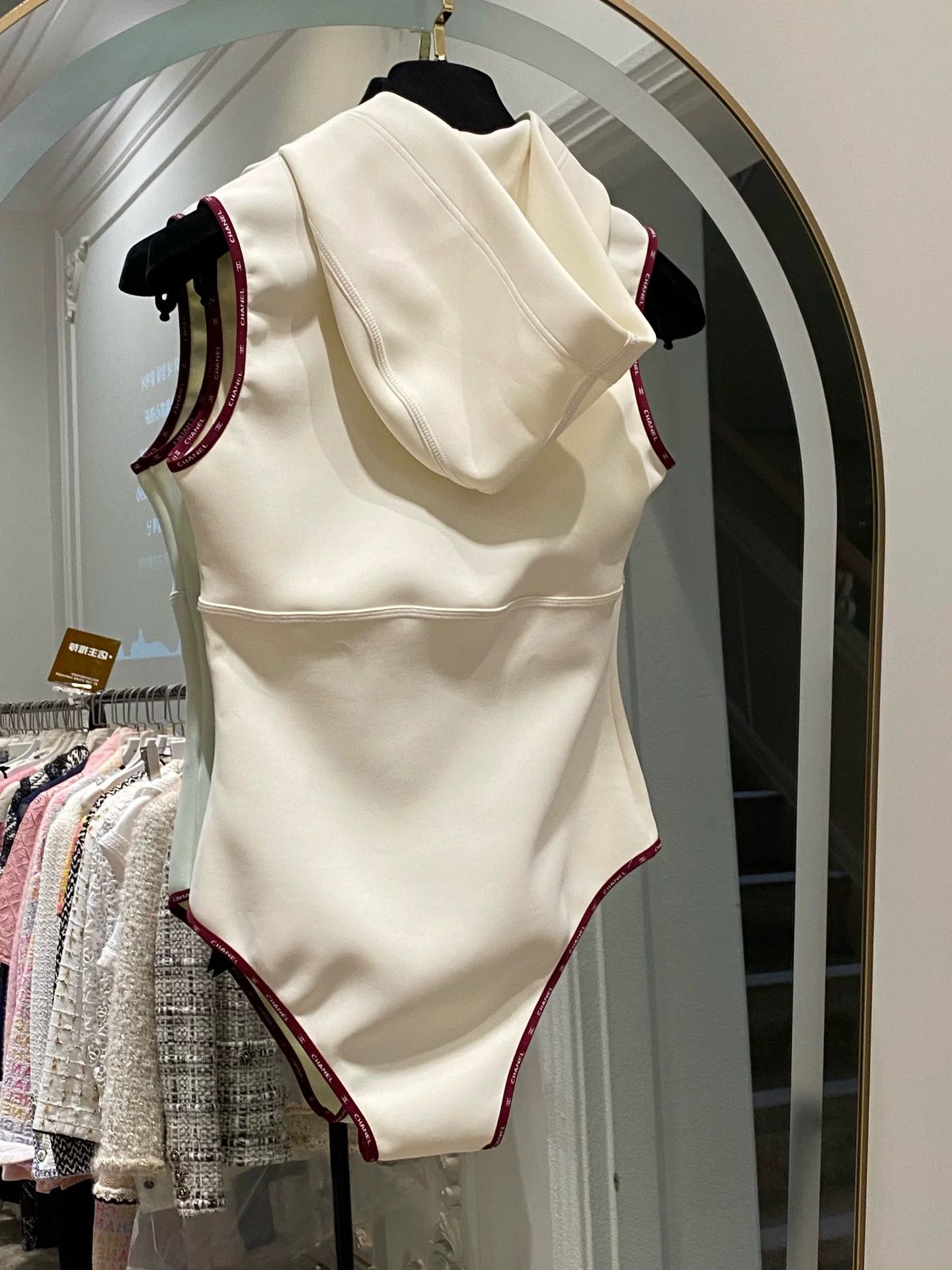 Chanel Chanel White Bow Swimsuit FR36 Size US 36 / EU 52 - 2 Thumbnail