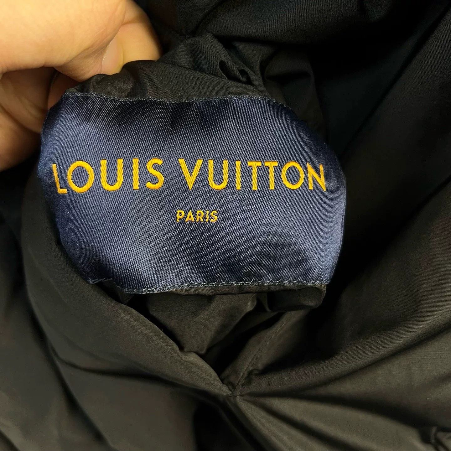 Louis Vuitton Louis Vuitton Monogram Embossed Down Jacket Size US M / EU 48-50 / 2 - 5 Thumbnail