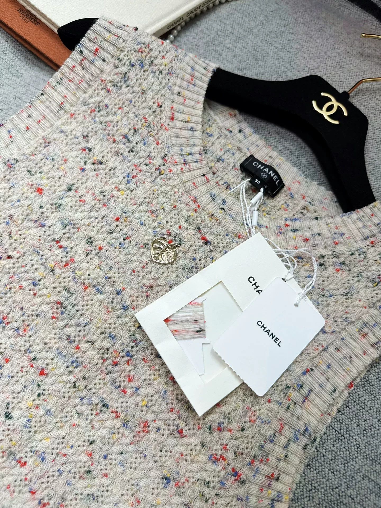 Chanel Chanel 25A Knit Tank Top in Oatmeal Size US S / EU 44-46 / 1 - 9 Thumbnail