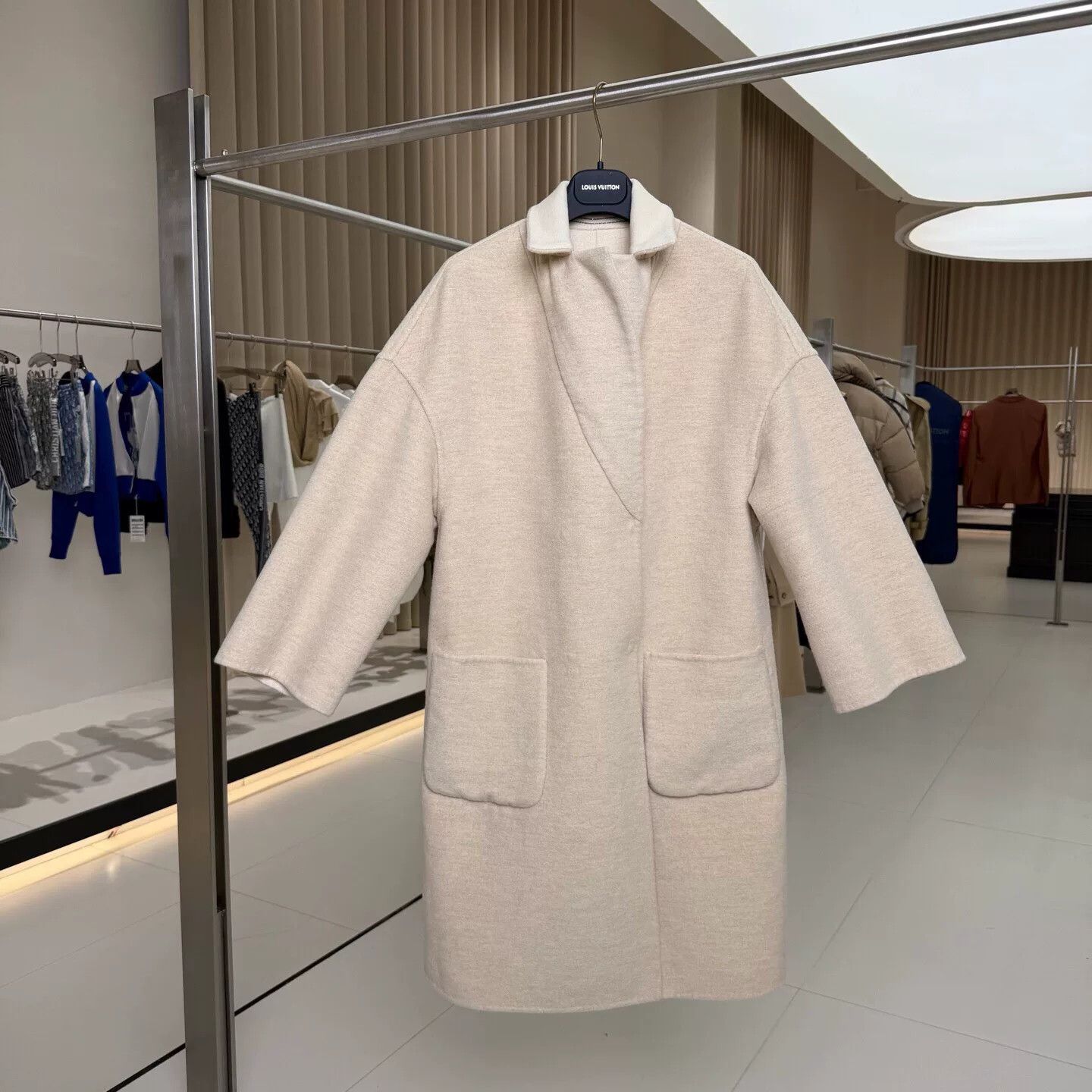 Loro Piana oatmeal reversible cashmere coat size 38 Size US M / EU 48-50 / 2 - 3 Thumbnail