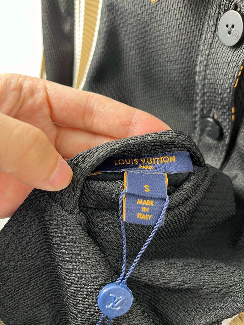 Louis Vuitton LV Black Logo Print Collar Jacket S Size US S / EU 44-46 / 1 - 4 Thumbnail