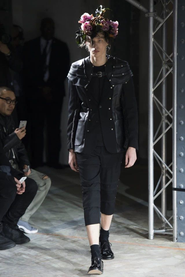 Comme des Garcons black leather armor-inspired accessory Size ONE SIZE - 6 Thumbnail