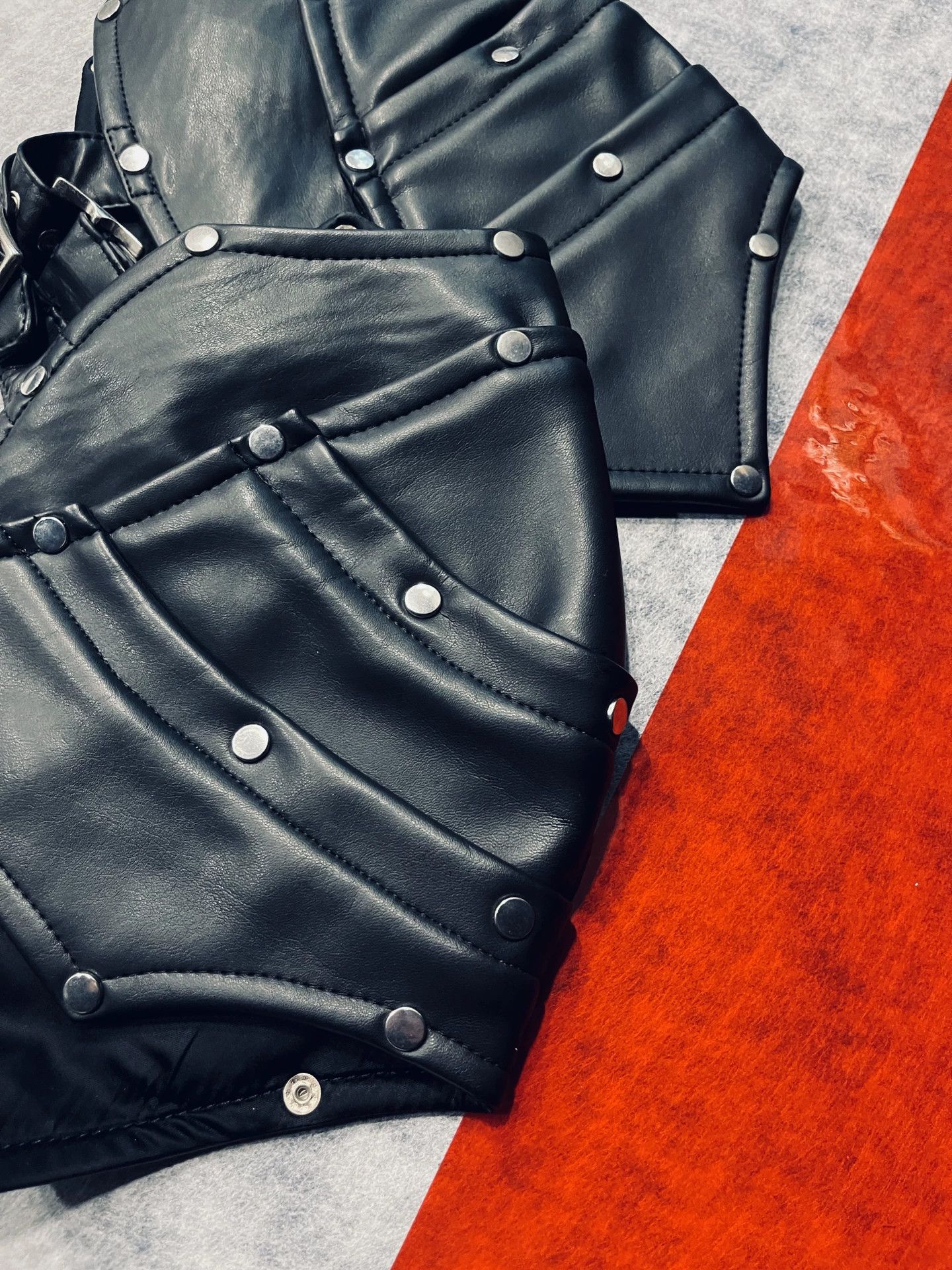 Comme des Garcons black leather armor-inspired accessory Size ONE SIZE - 2 Thumbnail