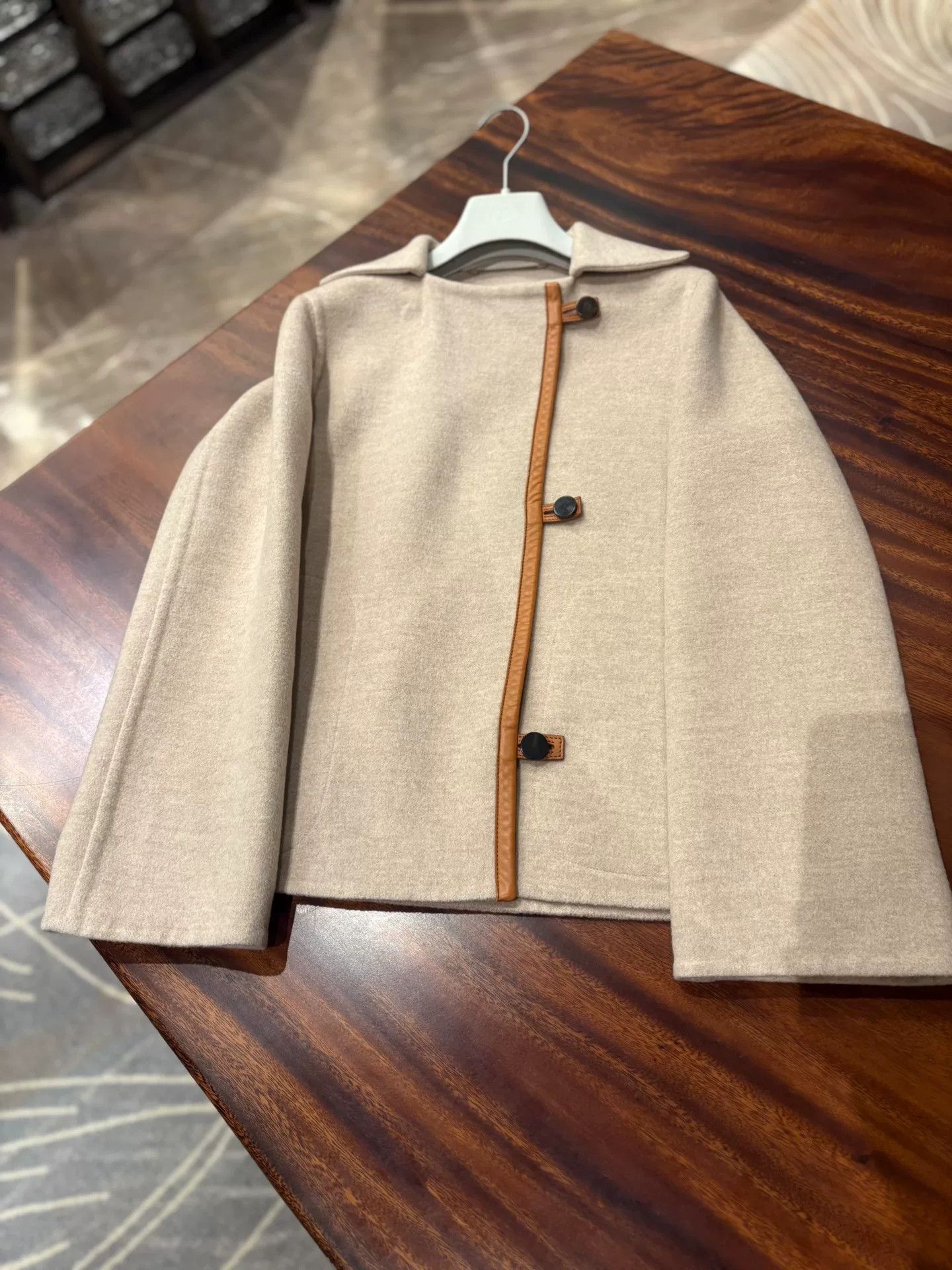 Hermes Hermes Beige Cashmere Short Coat Size US XS / EU 42 / 0 - 3 Thumbnail