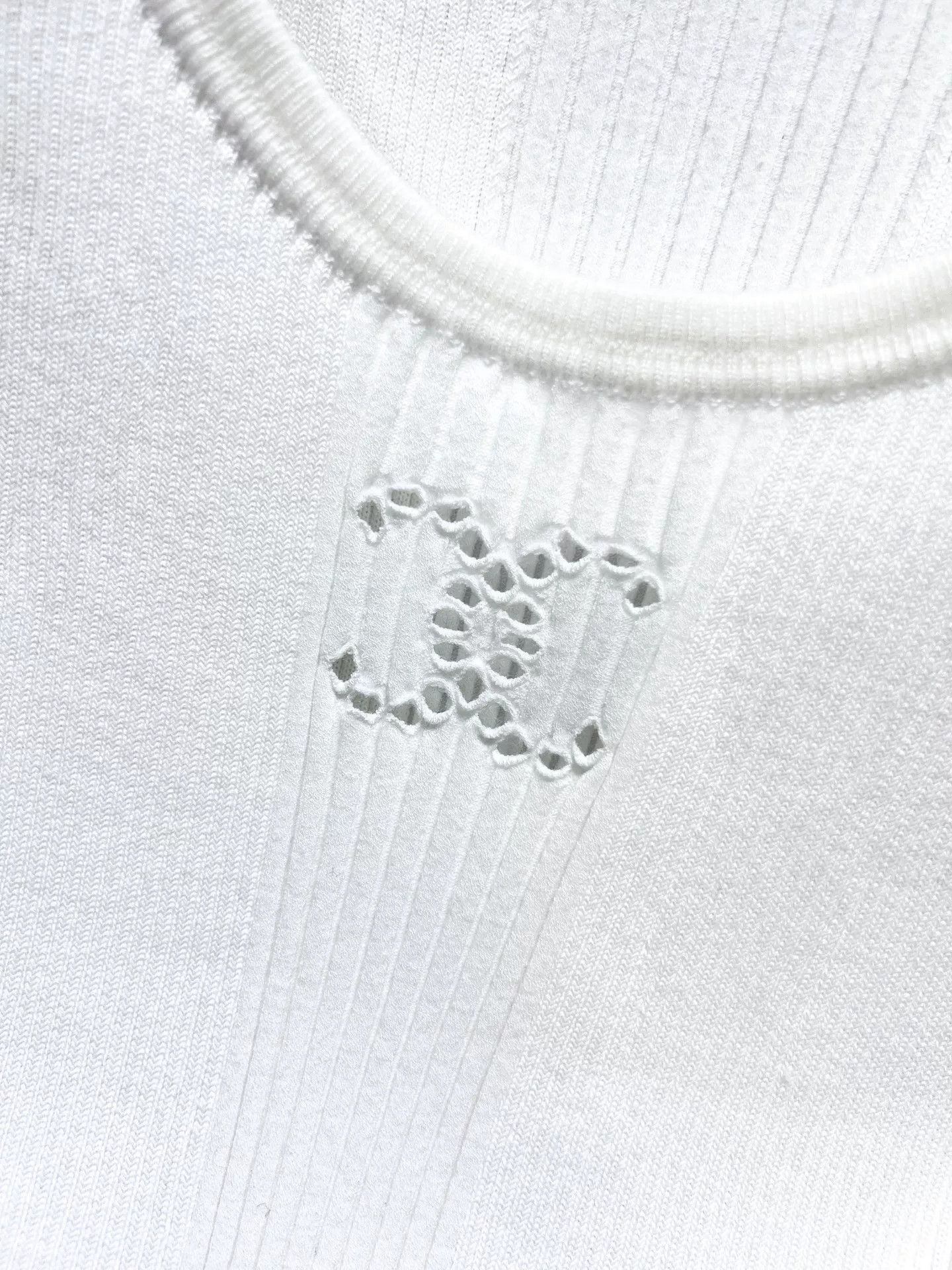 Chanel Chanel 25C White Knit Sleeveless Top Size US L / EU 52-54 / 3 - 4 Thumbnail