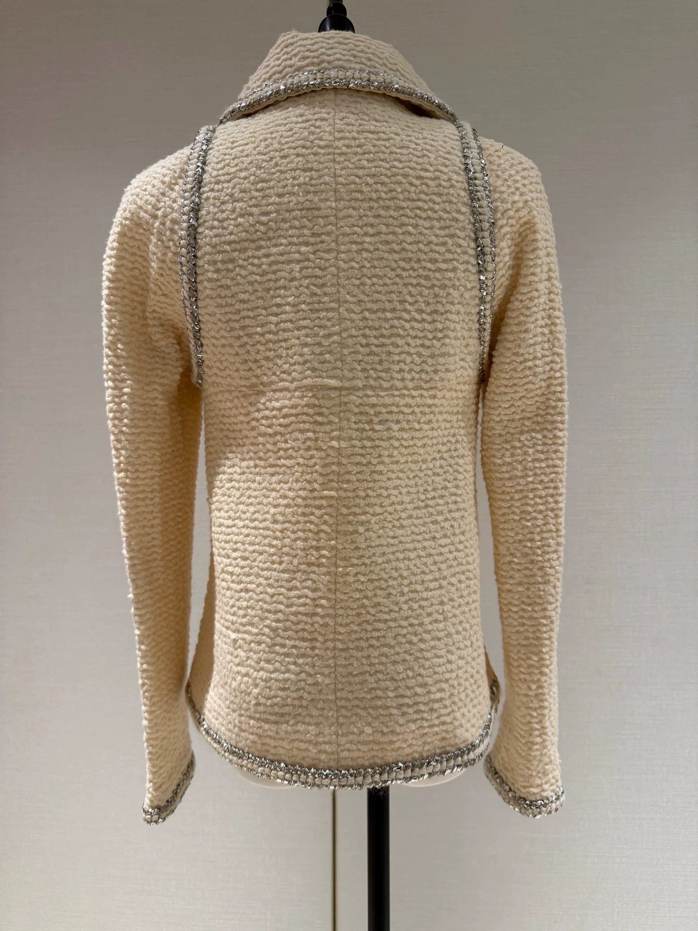 Chanel Chanel White Tweed Wool Jacket Size US XS / EU 42 / 0 - 2 Thumbnail