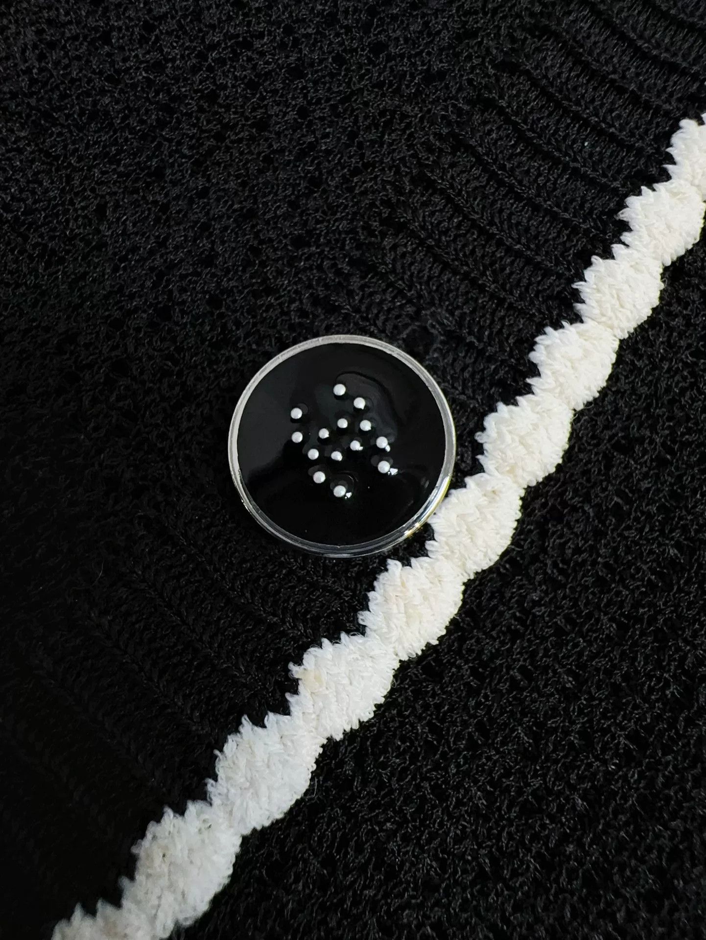 Chanel Chanel Black White Knit Cardigan Coat Size US M / EU 48-50 / 2 - 4 Thumbnail
