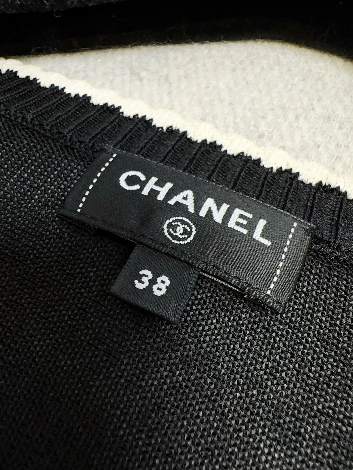 Chanel Chanel Black White Knit Cardigan Coat Size US M / EU 48-50 / 2 - 5 Thumbnail