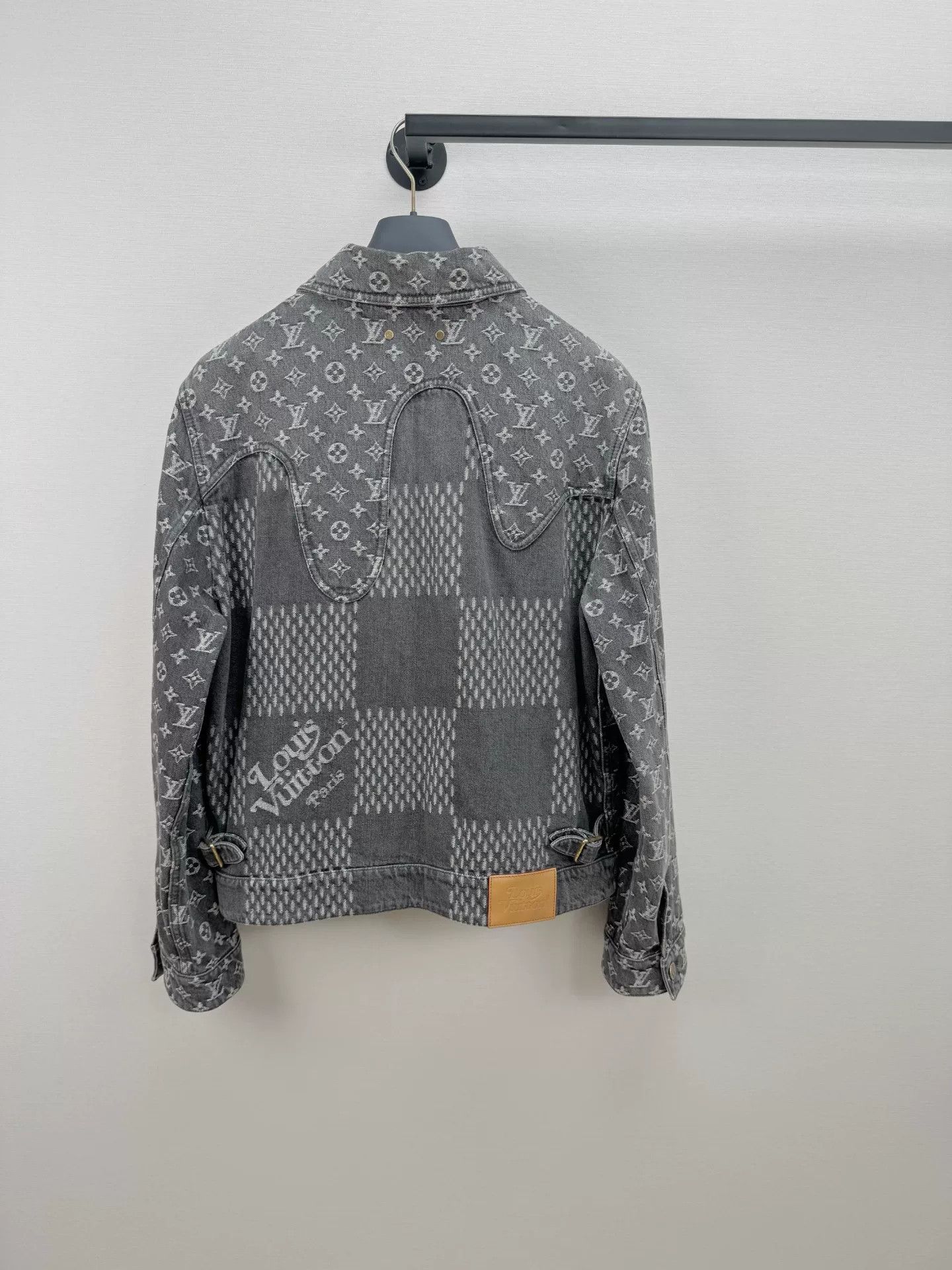 Louis Vuitton Louis Vuitton Full Logo Denim Jacket Size US L / EU 52-54 / 3 - 8 Thumbnail