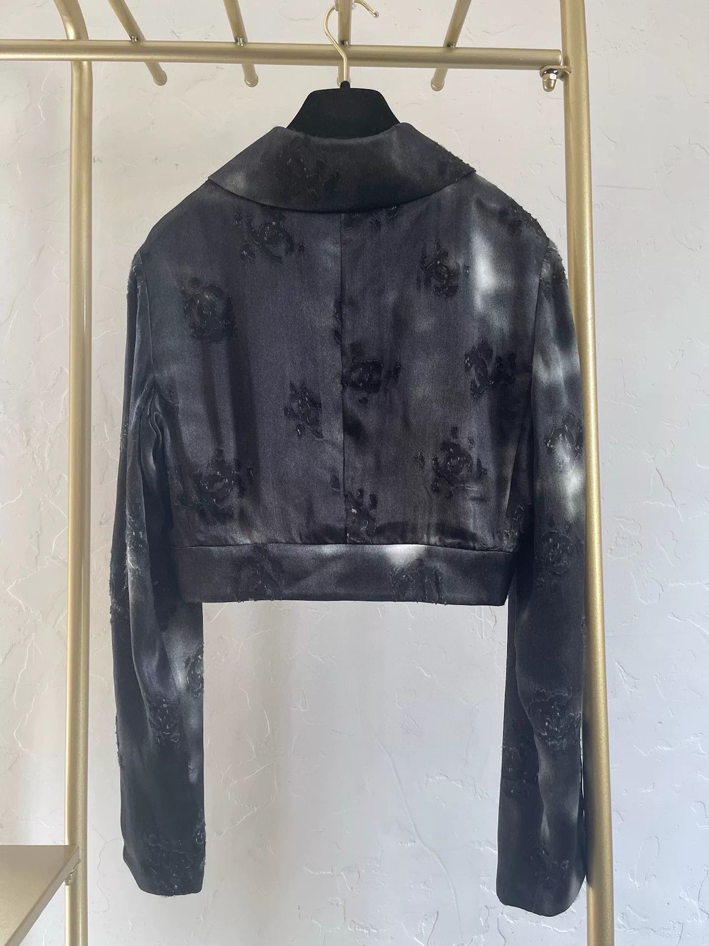 Chanel Chanel 2022 Gray Ombre Shirt FR36 Size US S / EU 44-46 / 1 - 2 Thumbnail