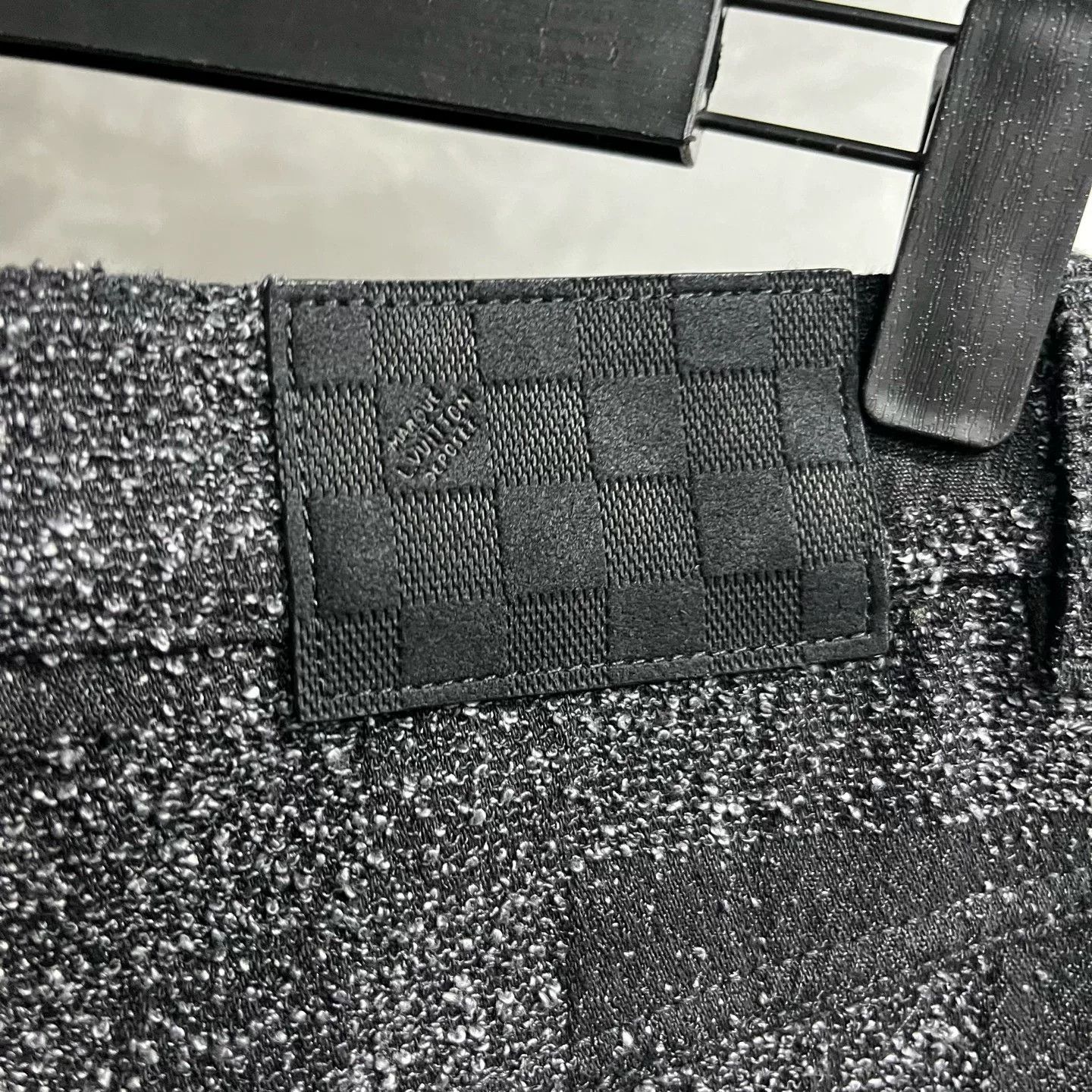 Louis Vuitton Louis Vuitton 25 Black Pearl Rivet Jeans Size US 31 - 2 Thumbnail