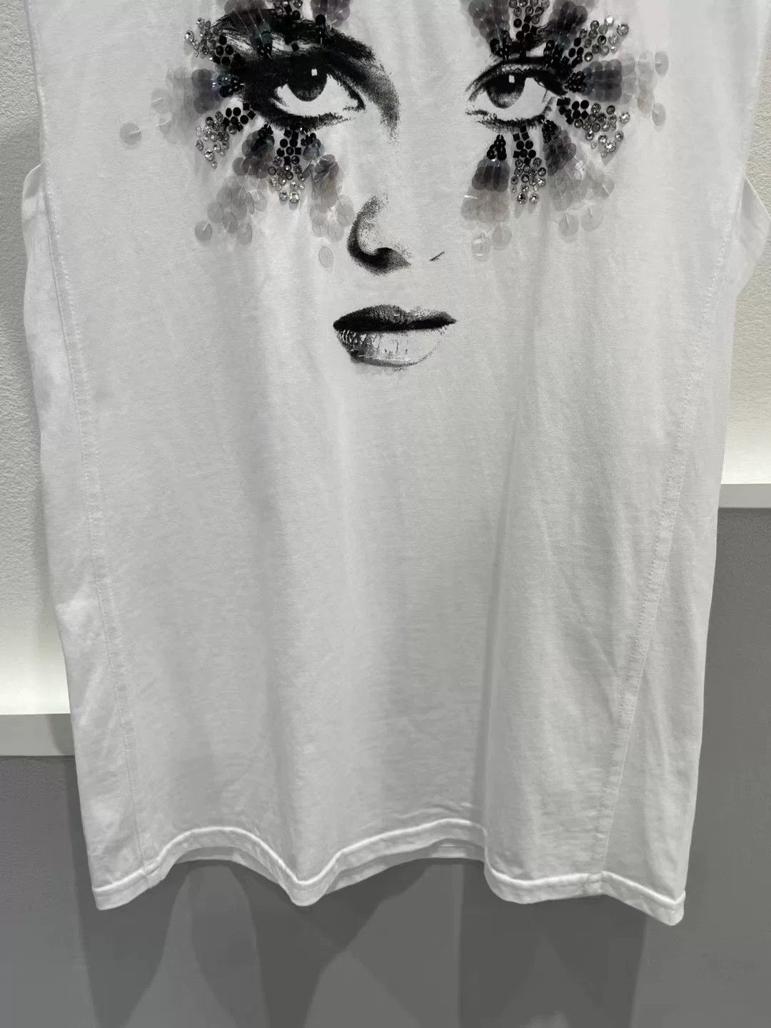 Chanel Chanel Portrait Print Sleeveless Top Size US XS / EU 42 / 0 - 4 Thumbnail