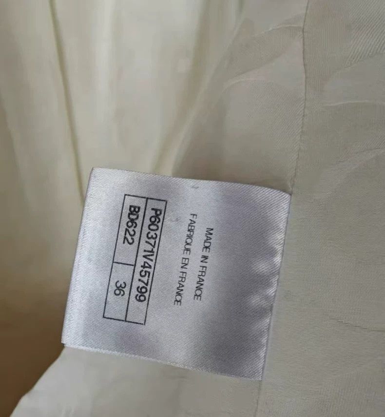 Chanel Chanel White Tweed Jacket Size US S / EU 44-46 / 1 - 3 Thumbnail