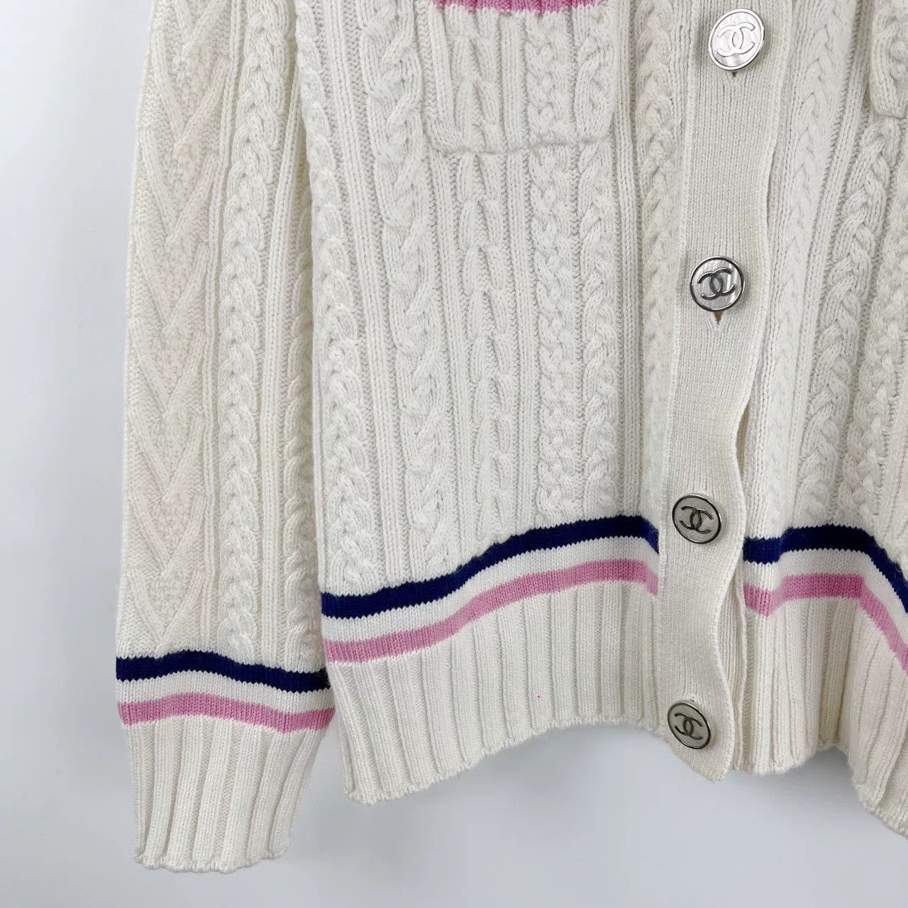 Chanel Chanel Cream Striped Enamel Button Cardigan Size US XS / EU 42 / 0 - 5 Thumbnail