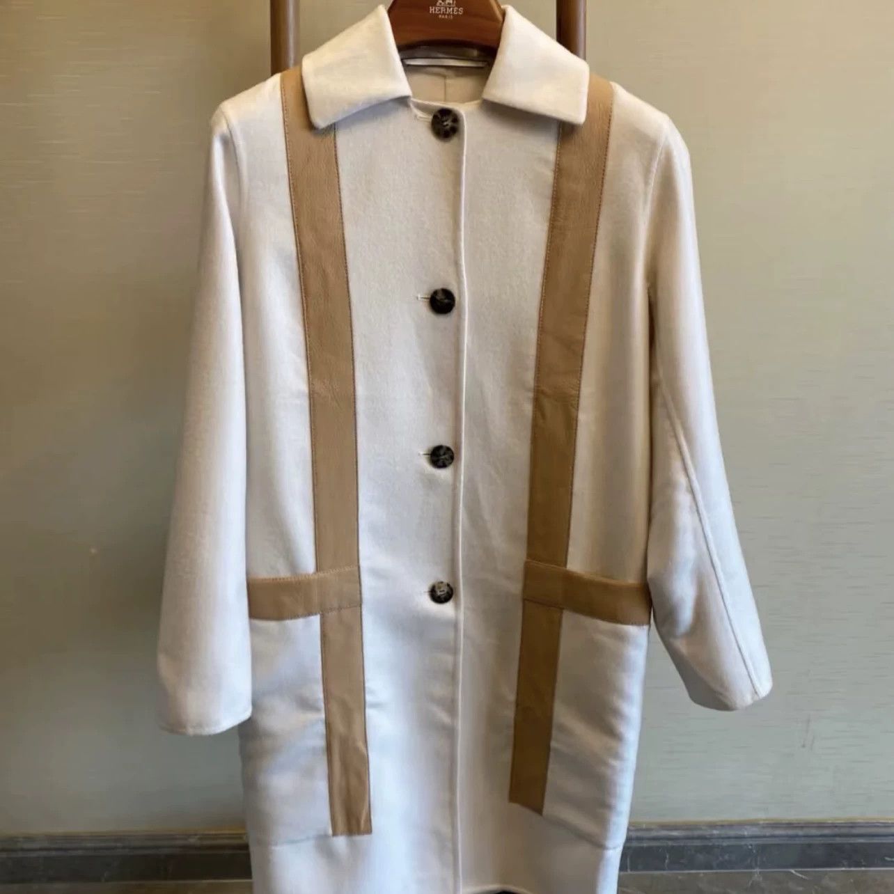 Hermes Hermes Beige Leather Trim Cashmere Coat Size US XS / EU 42 / 0 - 4 Thumbnail