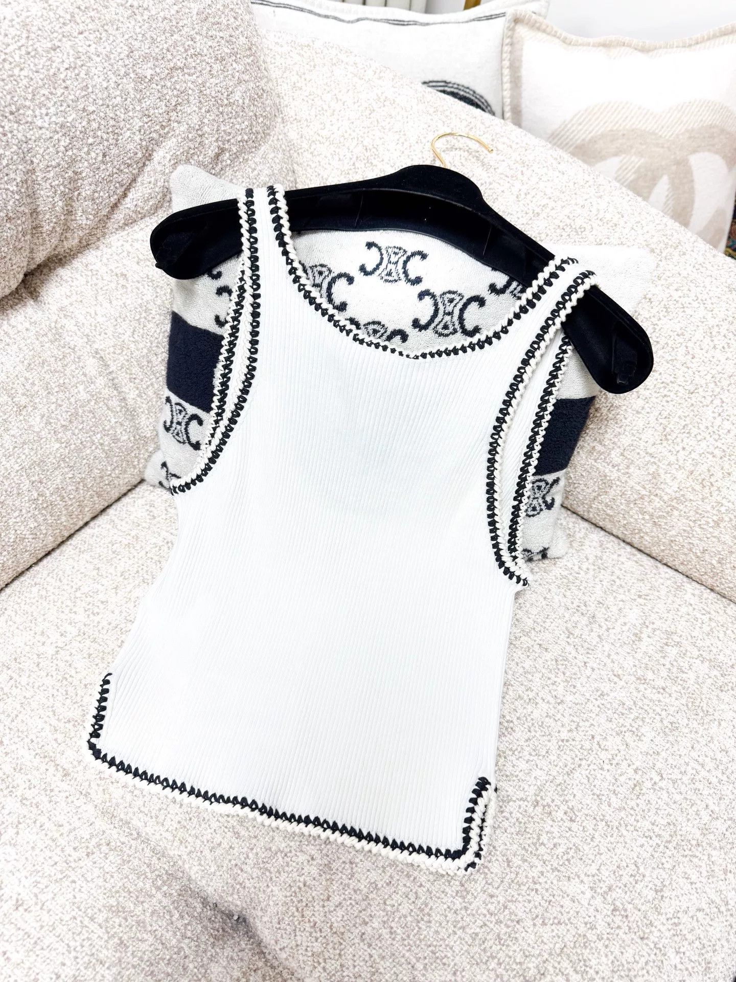Chanel Chanel 22C White Black Trim Knit Vest Size US L / EU 52-54 / 3 - 2 Thumbnail