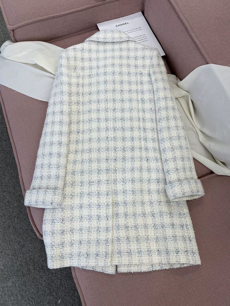 Chanel Chanel White Plaid Tweed Coat Size US S / EU 44-46 / 1 - 4 Thumbnail