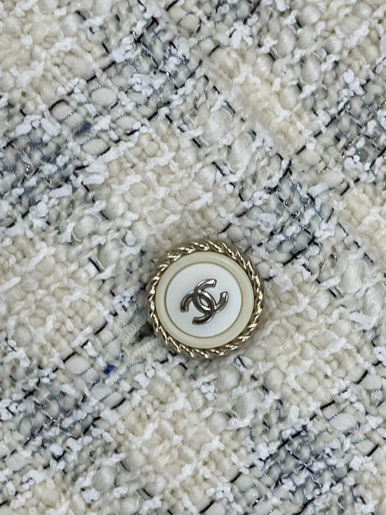 Chanel Chanel White Plaid Tweed Coat Size US S / EU 44-46 / 1 - 3 Thumbnail