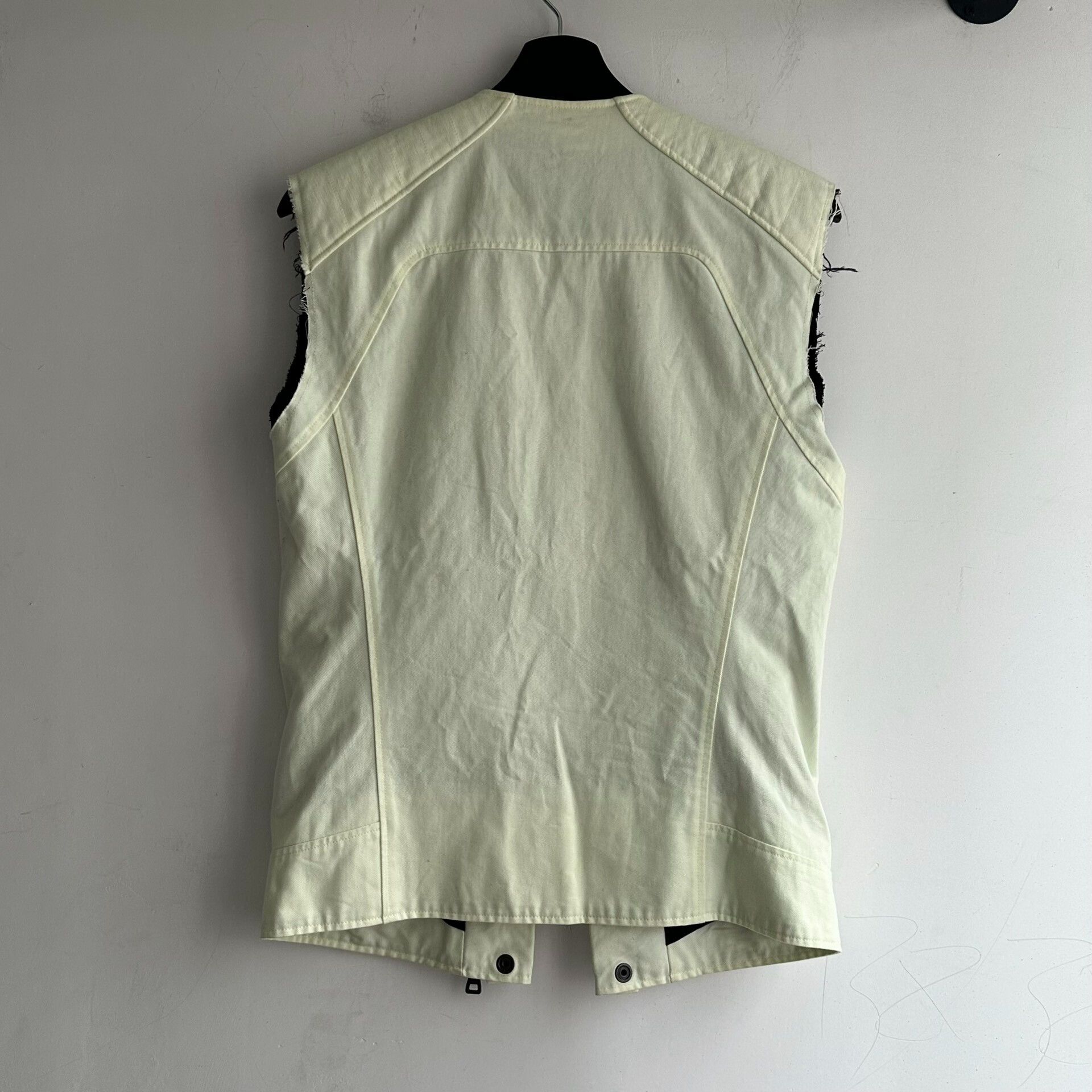 Balmain balmain zip vest in off-white color Size US L / EU 52-54 / 3 - 2 Thumbnail