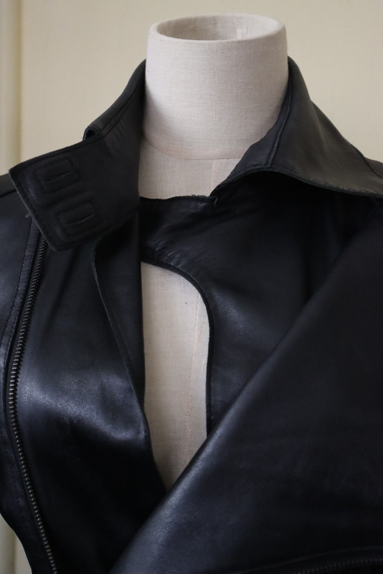 Jean Paul Gaultier 1990s Jean Paul Gaultier Black Leather Coat Size M / US 6-8 / IT 42-44 - 4 Thumbnail