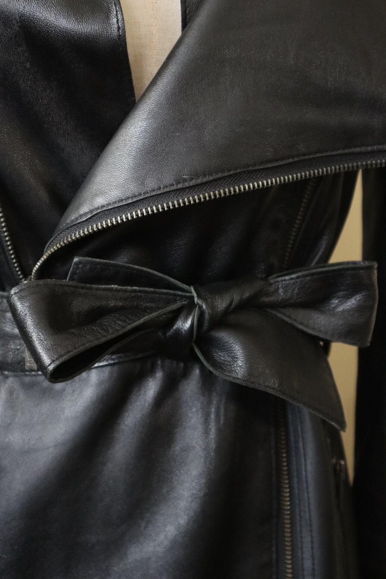 Jean Paul Gaultier 1990s Jean Paul Gaultier Black Leather Coat Size M / US 6-8 / IT 42-44 - 5 Thumbnail