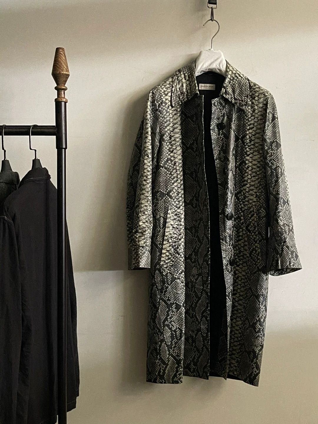 Dries Van Noten drapes snake skin coat by dries van noten Size S / US 4 / IT 40 - 3 Thumbnail