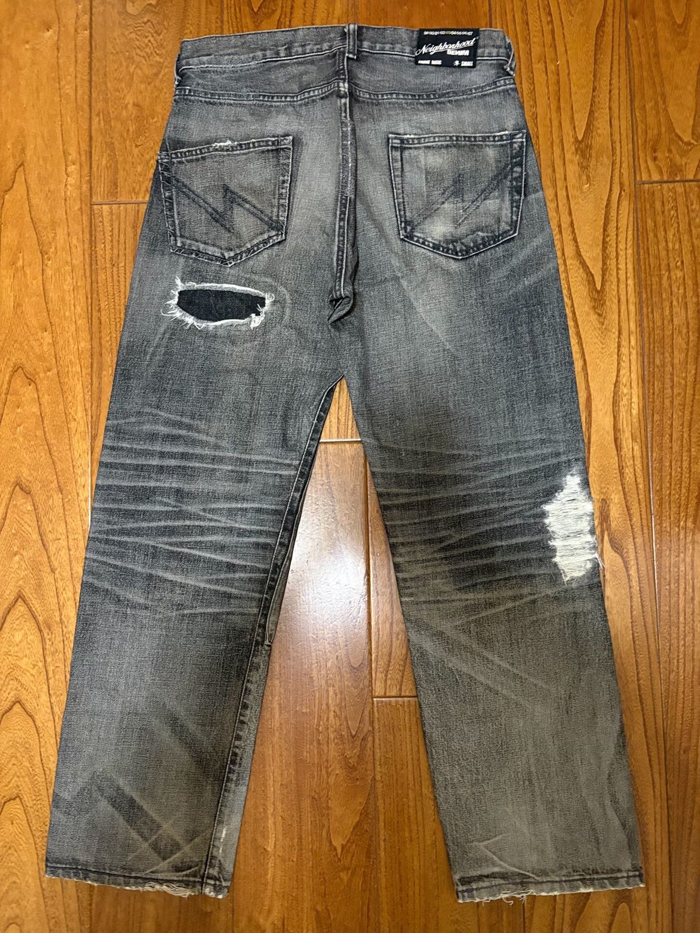Neighborhood neighborhood savage basic distressed denim pants Size US 31 - 2 Thumbnail