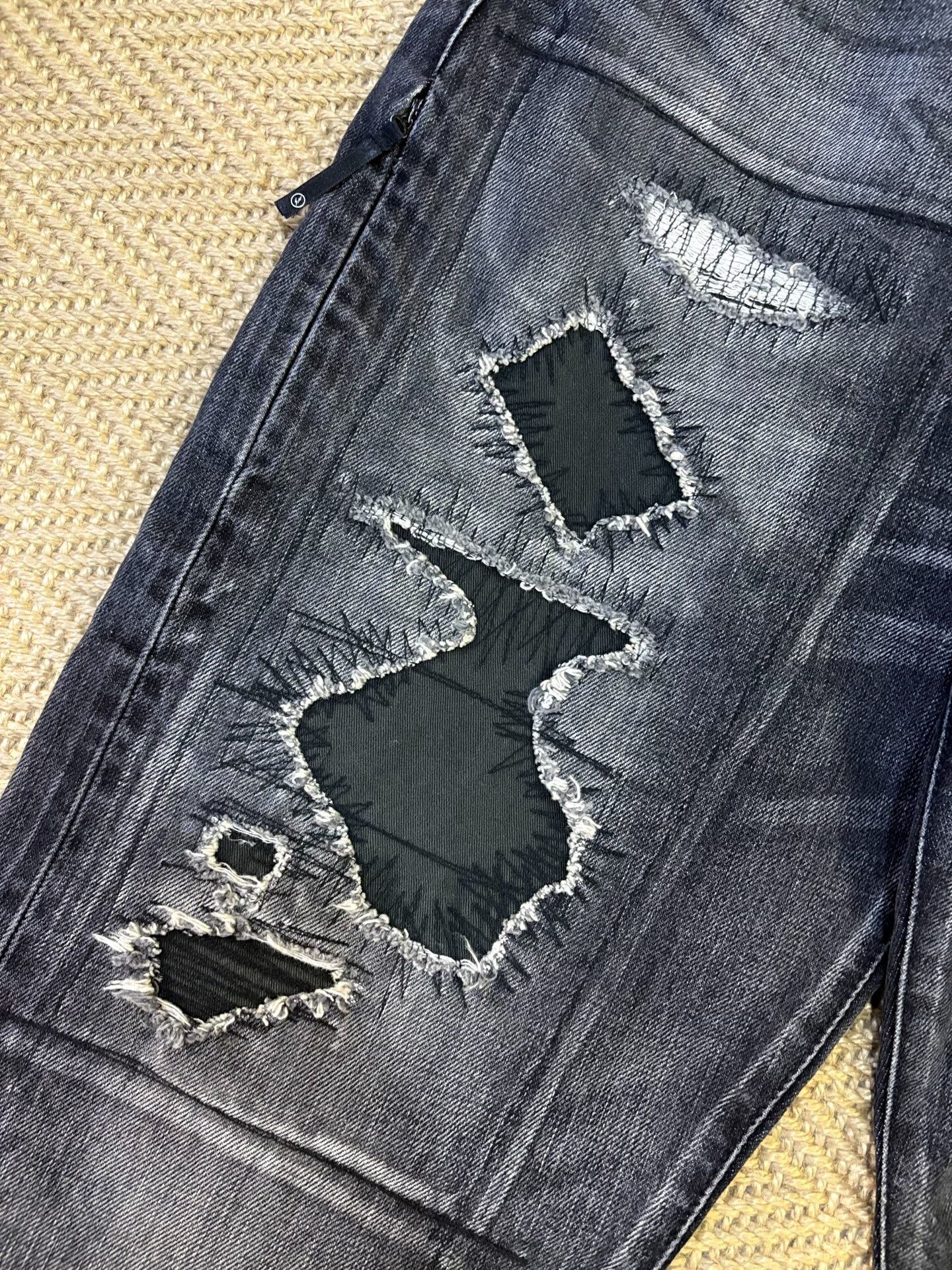 Vanquish denim by vanquish & fragment distressed jeans Size US 36 / EU 52 - 3 Thumbnail