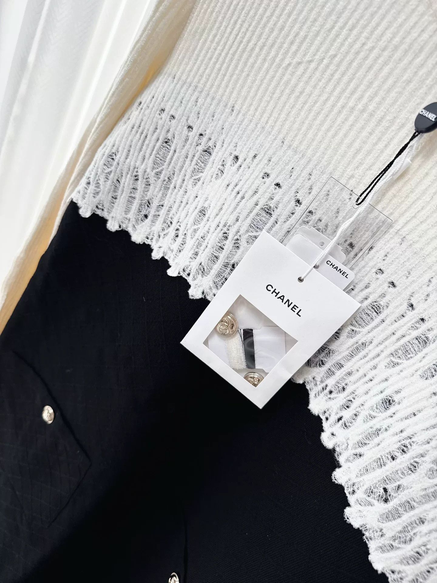 Chanel chanel black white knitted dress with lace Size US S / EU 44-46 / 1 - 3 Thumbnail