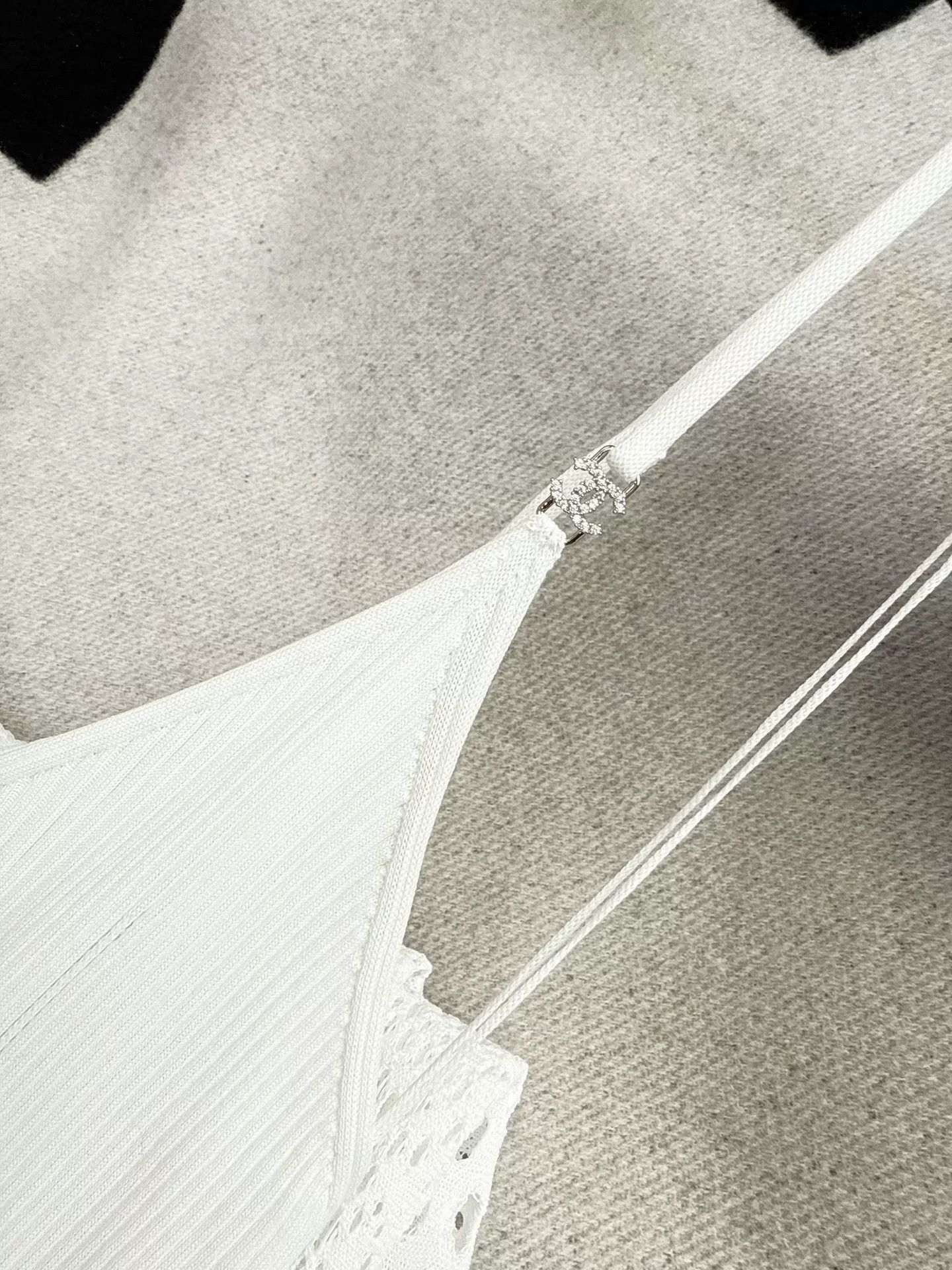 Chanel white lace detail spaghetti strap dress Size US 36 / EU 52 - 5 Thumbnail