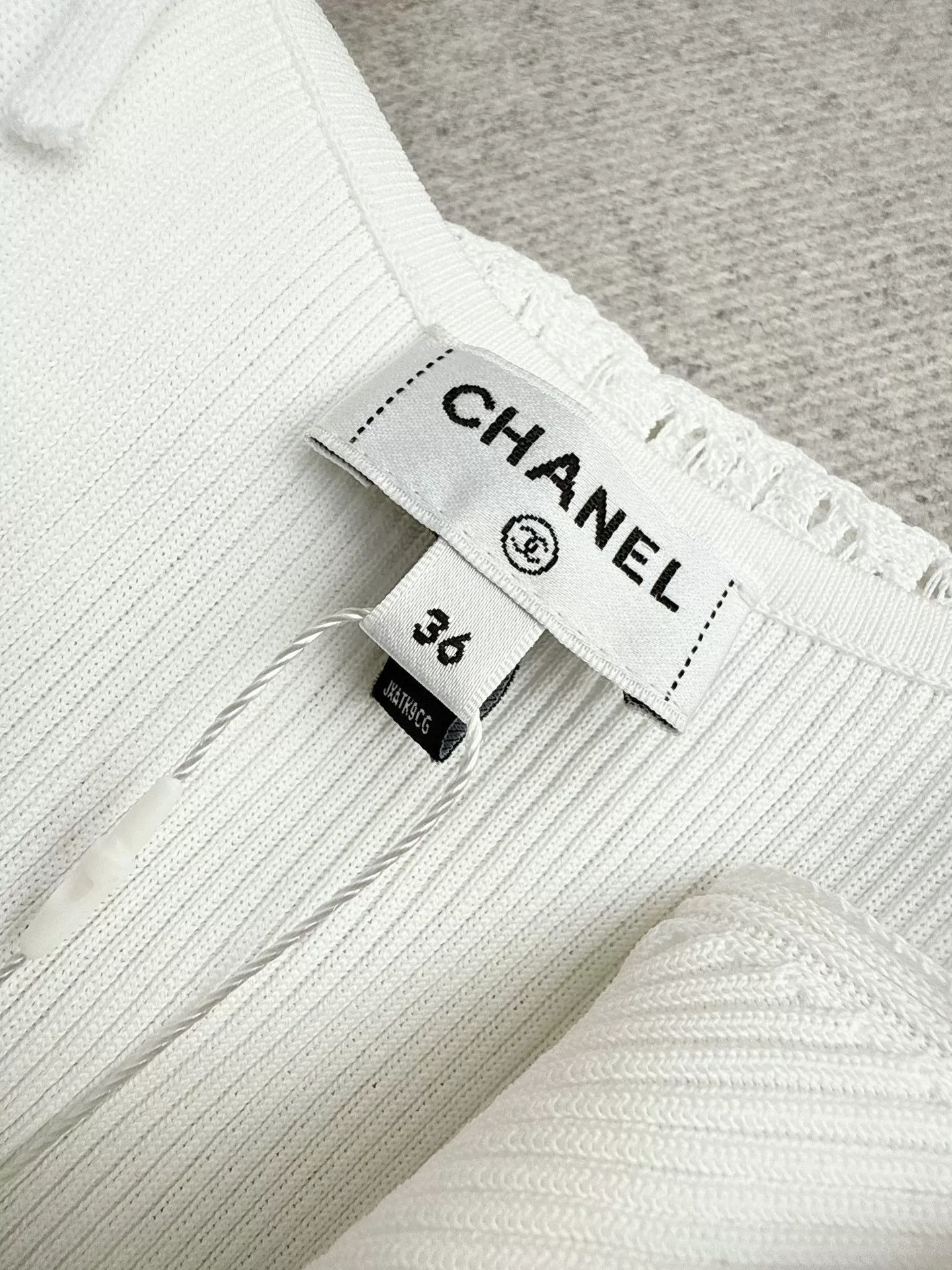 Chanel white lace detail spaghetti strap dress Size US 36 / EU 52 - 6 Thumbnail