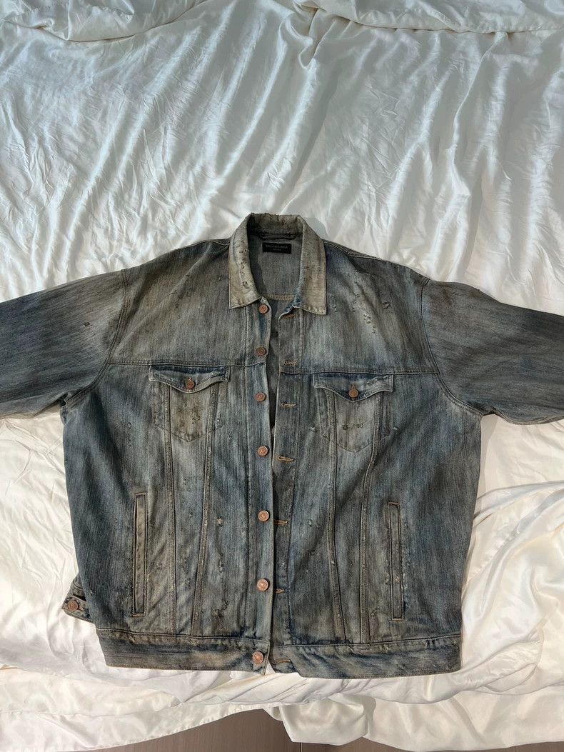 Balenciaga Balenciaga Distressed Denim Jacket Size US M / EU 48-50 / 2 - 4 Thumbnail