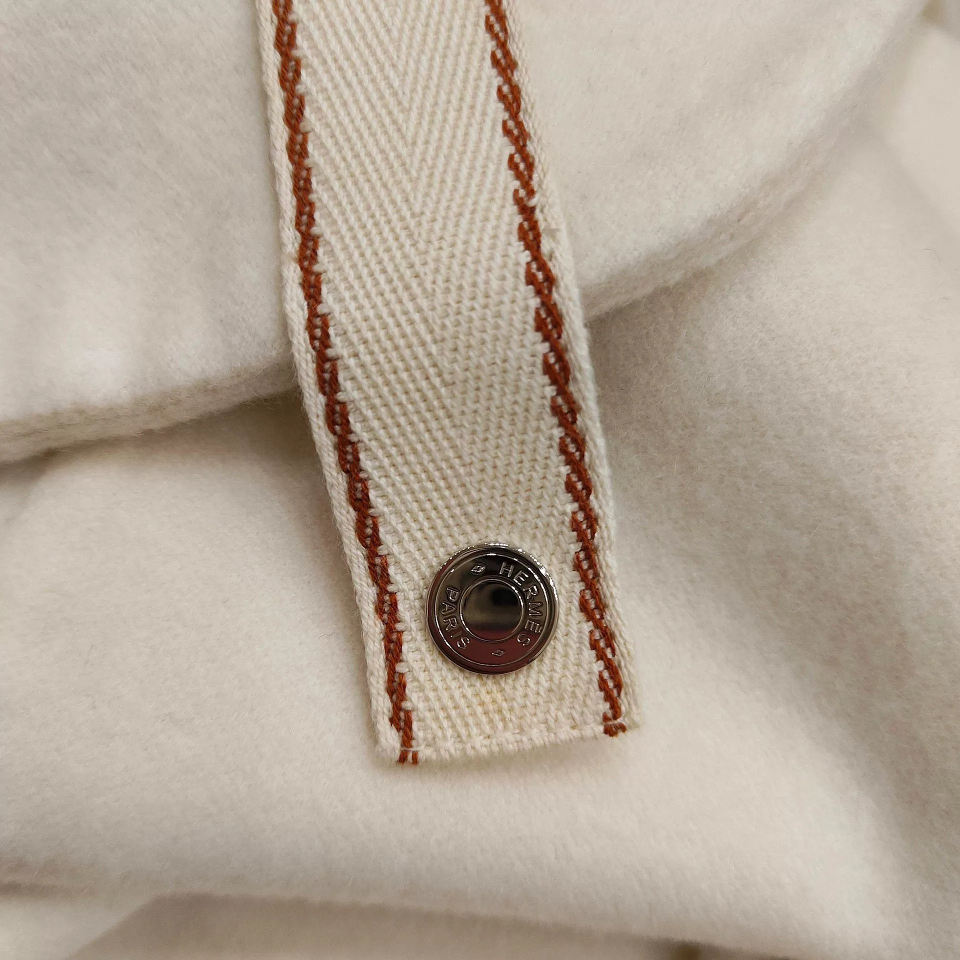 Hermes Hermes White Cashmere Mid-Length Coat Size US S / EU 44-46 / 1 - 5 Thumbnail