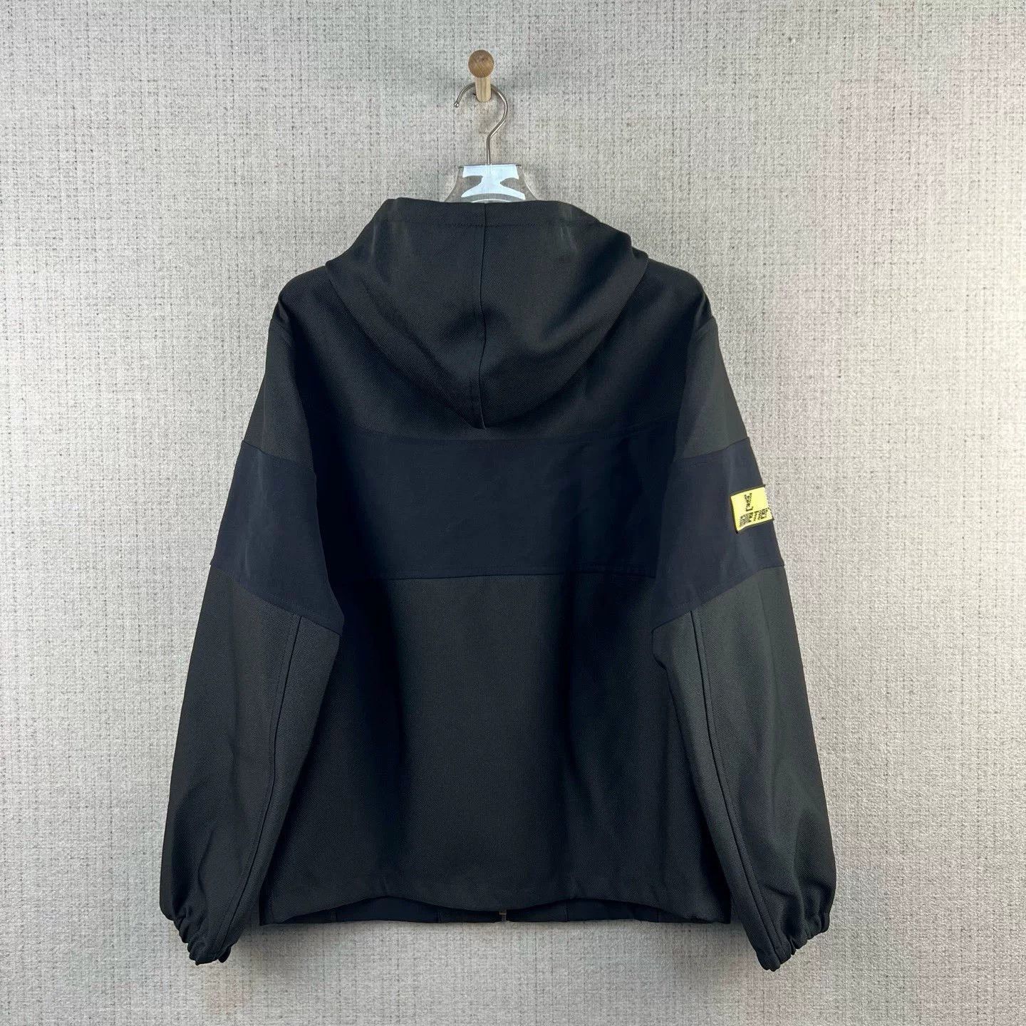 Louis Vuitton Louis Vuitton SS24 Beaded Zip Hooded Jacket Size US L / EU 52-54 / 3 - 2 Thumbnail