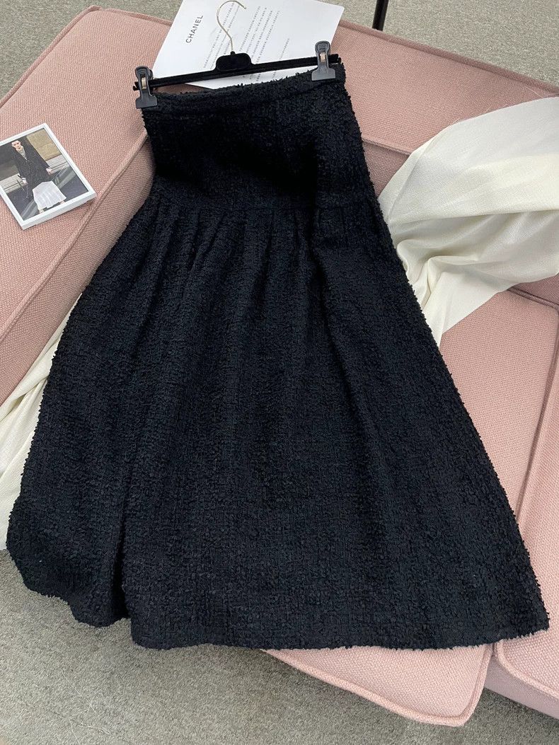 Chanel Chanel Black Side Crystal Button High-Slit Skirt Size US 38 / EU 54 - 3 Thumbnail
