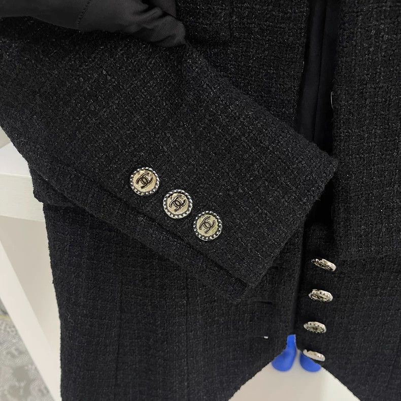 Chanel Chanel Black CC Round Neck Coat Size US M / EU 48-50 / 2 - 9 Thumbnail