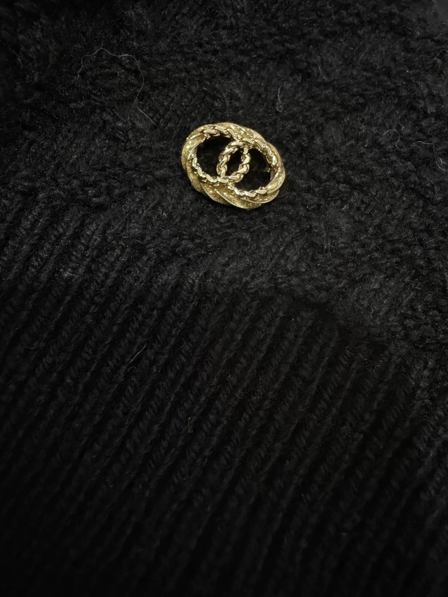 Chanel Chanel 23B Chain Cold-Shoulder Black Sweater Size US S / EU 44-46 / 1 - 3 Thumbnail
