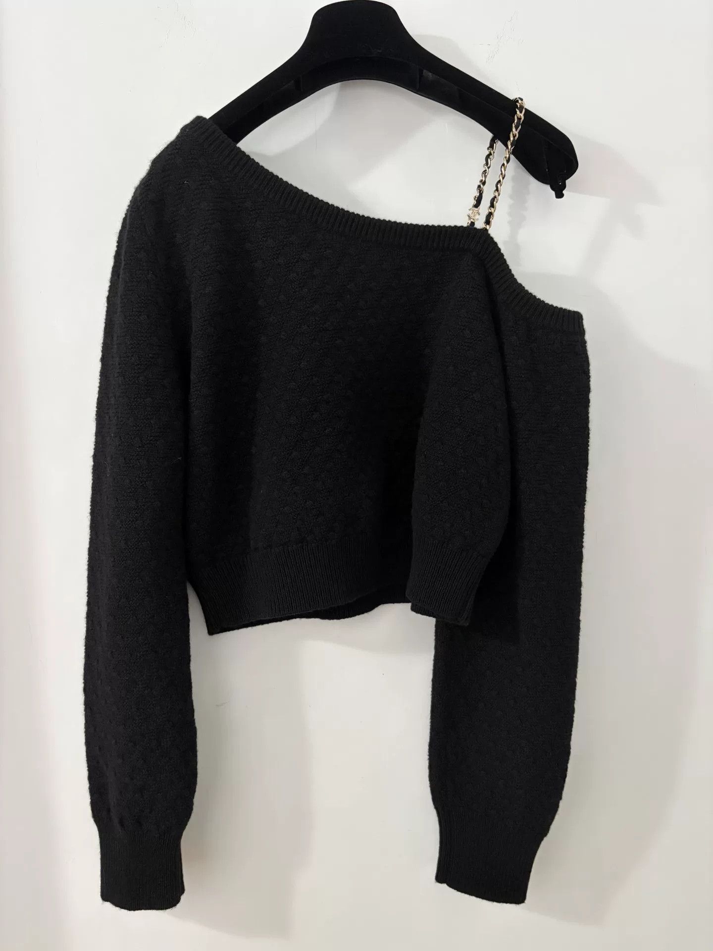 Chanel Chanel 23B Chain Cold-Shoulder Black Sweater Size US S / EU 44-46 / 1 - 2 Thumbnail