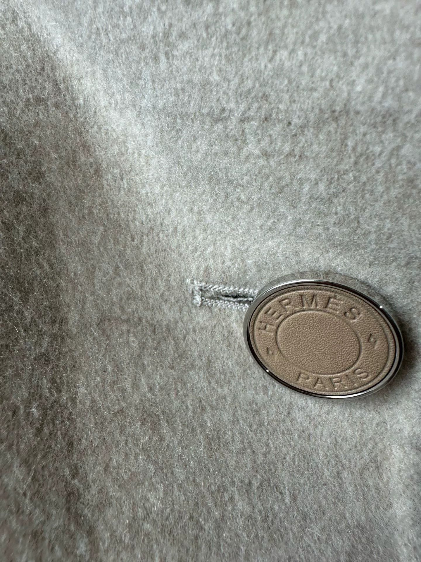 Hermes Hermes Oatmeal Cashmere Navy Coat Size US S / EU 44-46 / 1 - 2 Thumbnail