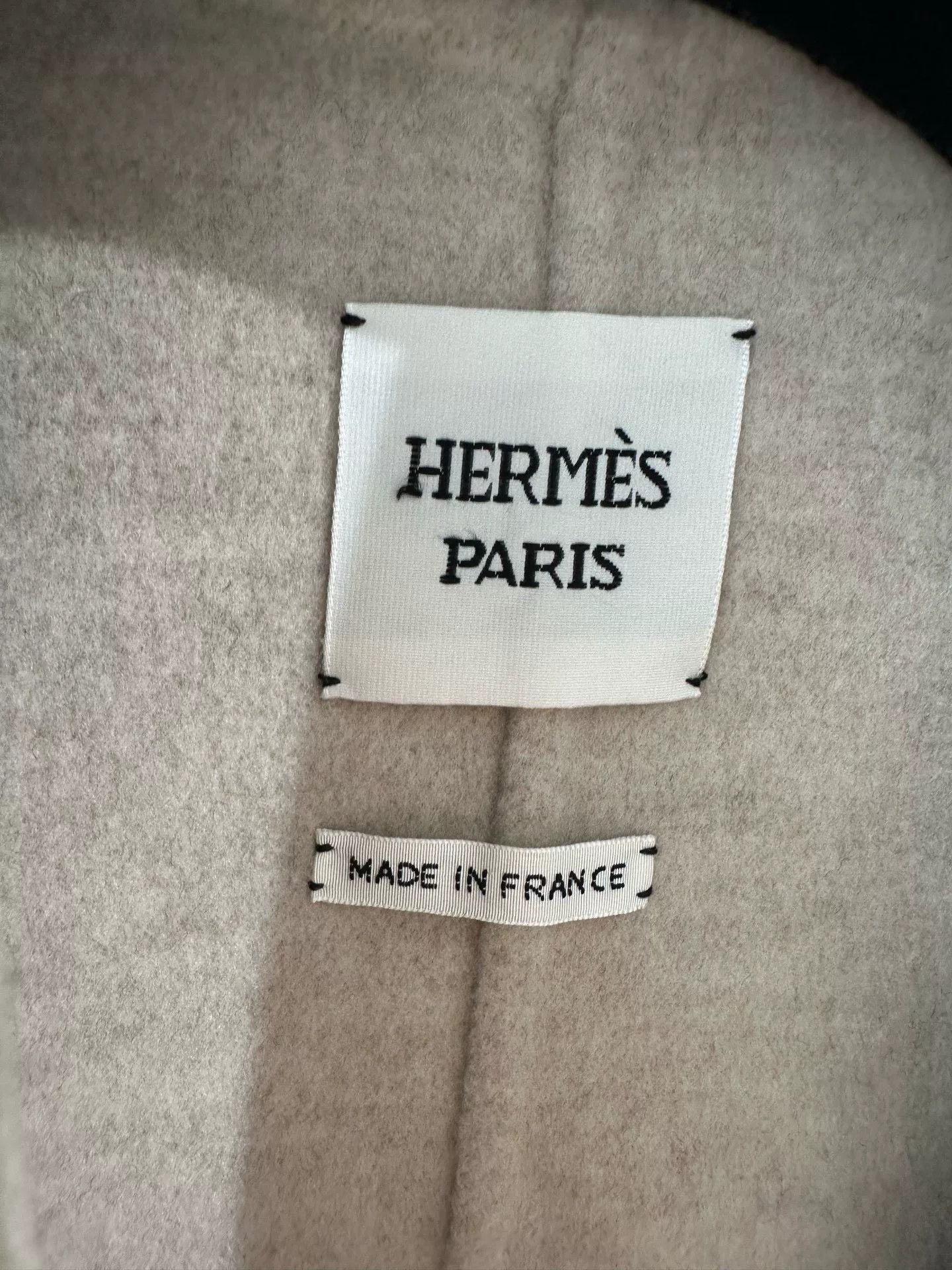Hermes Hermes Oatmeal Cashmere Navy Coat Size US S / EU 44-46 / 1 - 3 Thumbnail