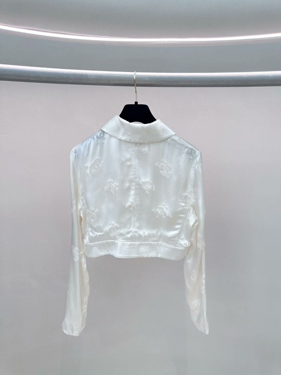 Chanel Chanel White Silk Jacket Size 40 Size US M / EU 48-50 / 2 - 2 Thumbnail