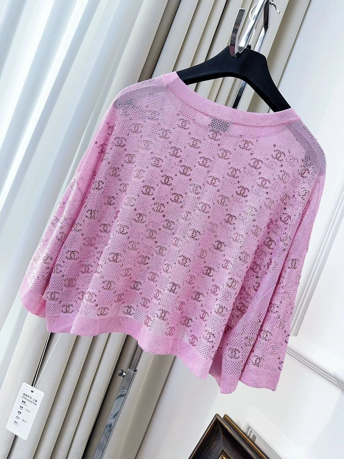 Chanel pink logo double C pullover top Size US M / EU 48-50 / 2 - 2 Thumbnail