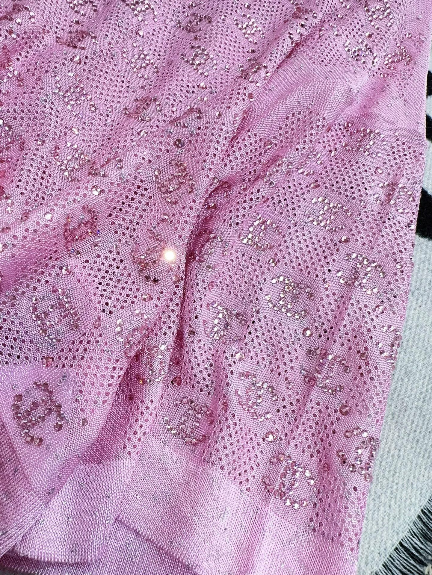 Chanel pink logo double C pullover top Size US M / EU 48-50 / 2 - 5 Thumbnail