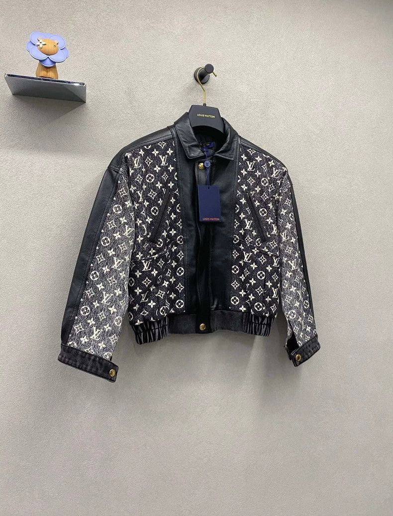 Louis Vuitton Louis Vuitton Logo Print Bomber Jacket Size US XS / EU 42 / 0 - 4 Thumbnail