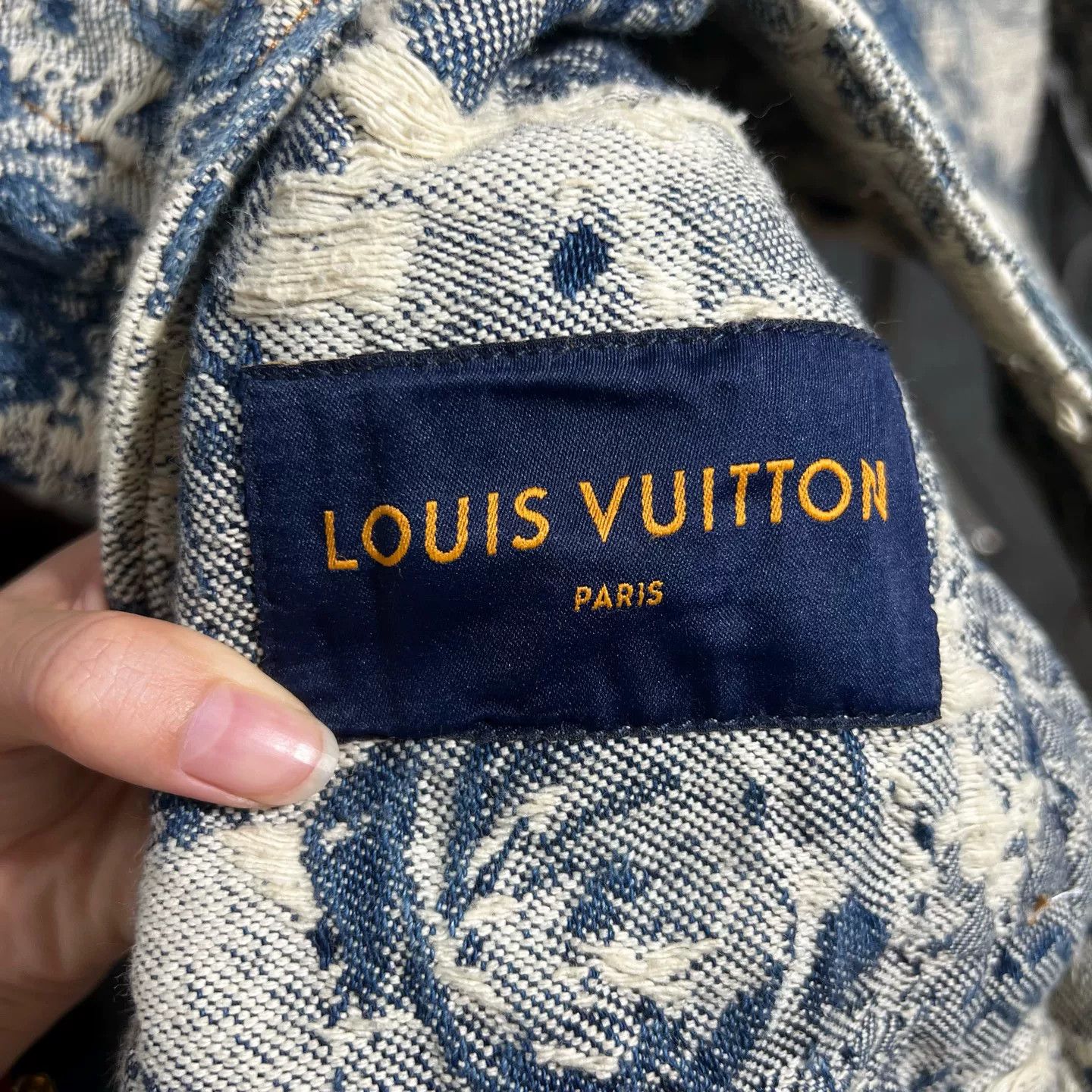 Louis Vuitton Louis Vuitton Distressed Denim Jacket Size US L / EU 52-54 / 3 - 3 Thumbnail