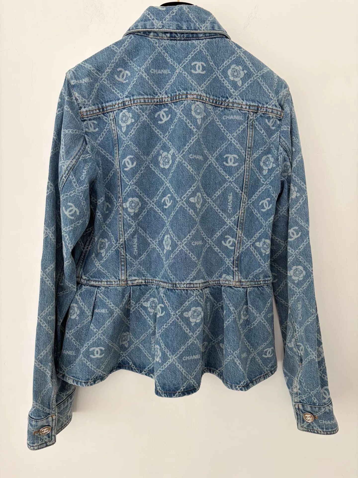 Chanel Chanel Blue Camellia Denim Jacket Size US L / EU 52-54 / 3 - 2 Thumbnail