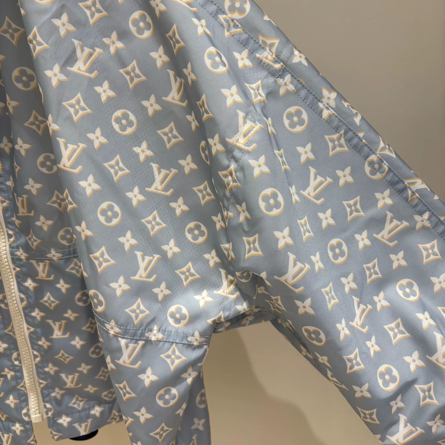 Louis Vuitton Louis Vuitton Monogram Print Jacket Size US XS / EU 42 / 0 - 4 Thumbnail