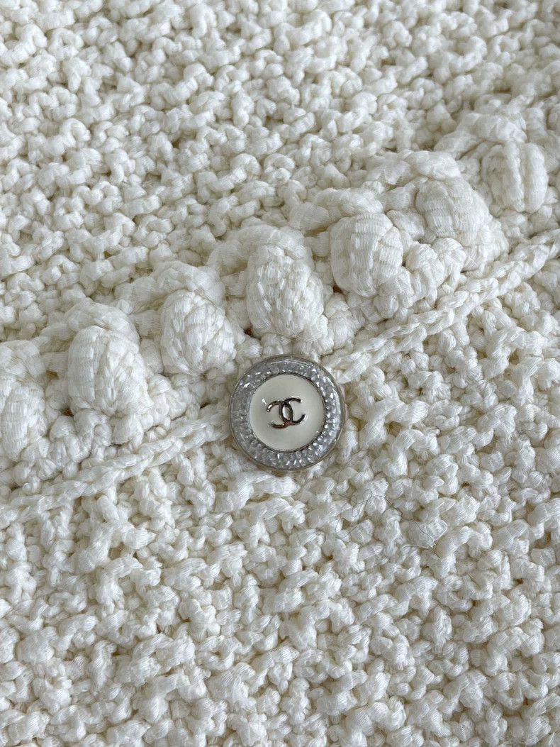 Chanel Chanel White Knit Vest Coat Size US XS / EU 42 / 0 - 4 Thumbnail